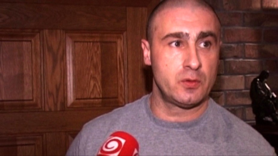 Ľubos Ferus_šéf_podsvetie_tvár_kamera_prihovára sa